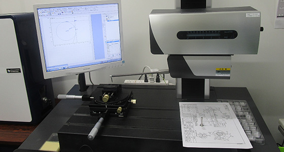 輪郭形状測定機